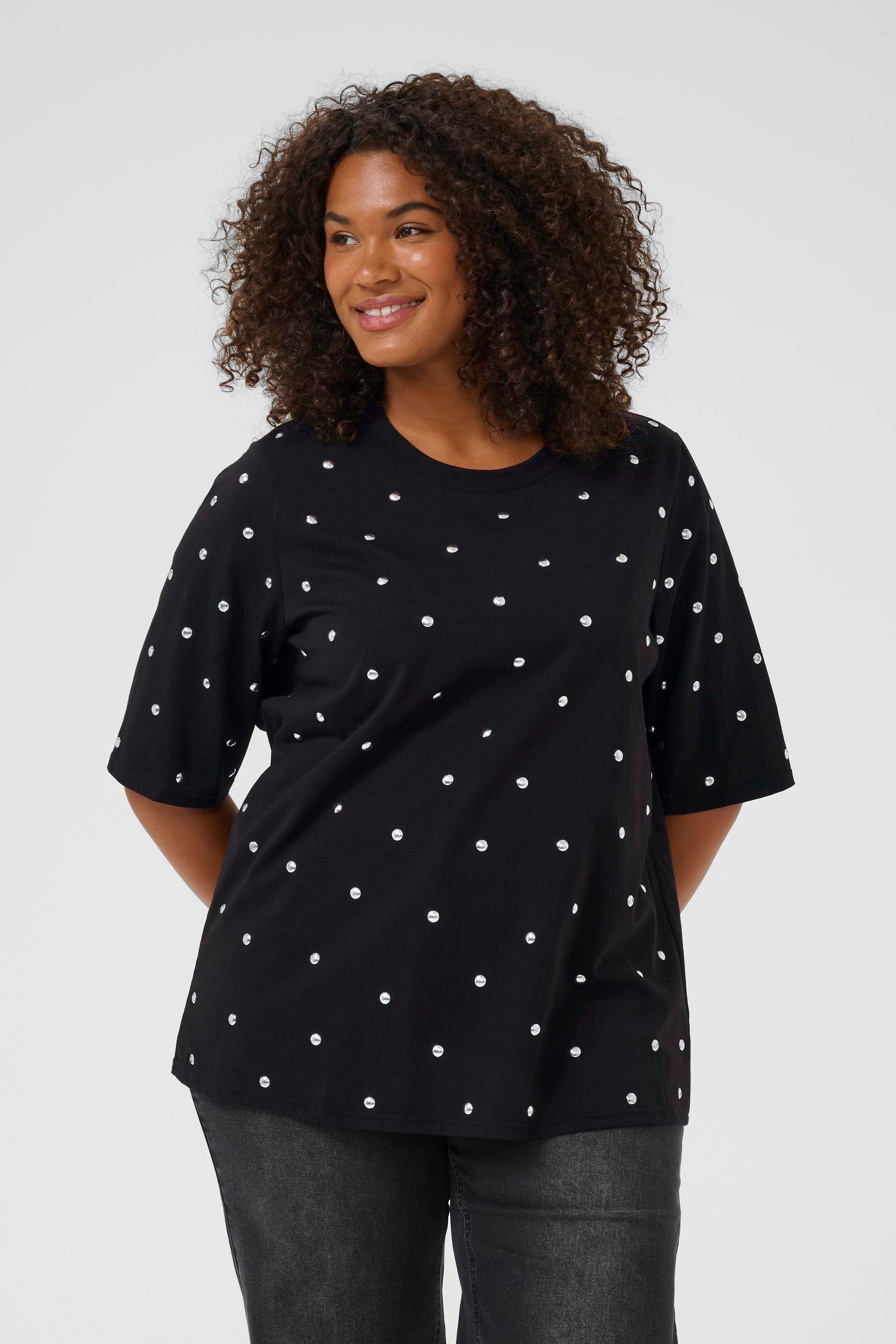 KChelena - T-Shirt